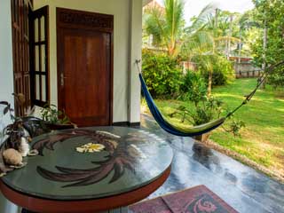 Jungle side house - Exterior stairs